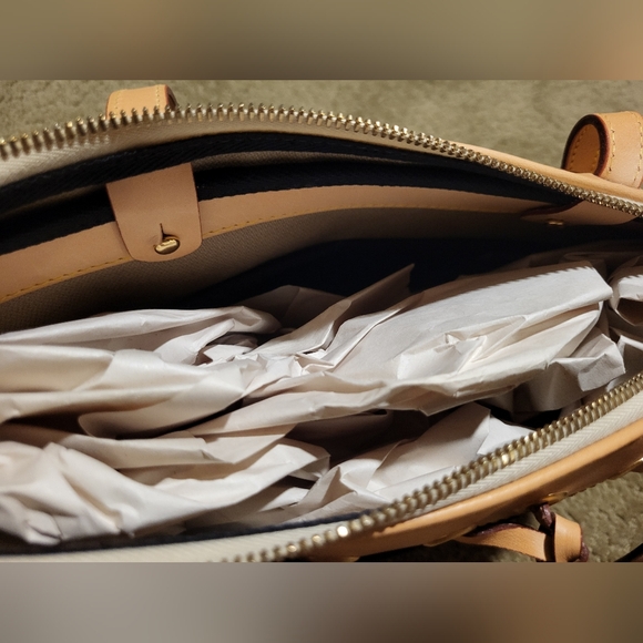 NWT Dooney & Bourke Large Tassel Zip Top Signature Black Purse - Picture 5 of 7